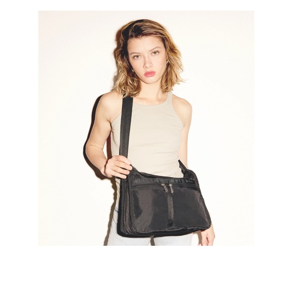 LeSportsac Classic DELUXE EVERYDAY BAG - Picture 6 of 6